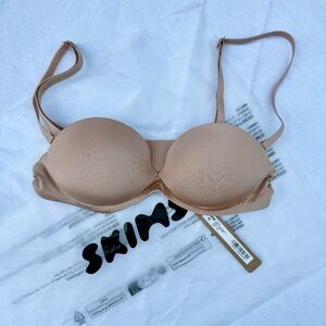NWT SKIMS Ultimate Strapless Push-Up Bra 30A Clay